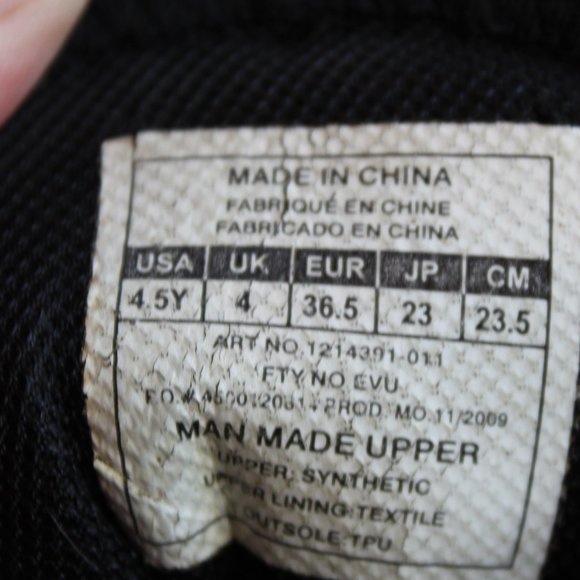 Under Armour Cleats - Picture 5 of 5